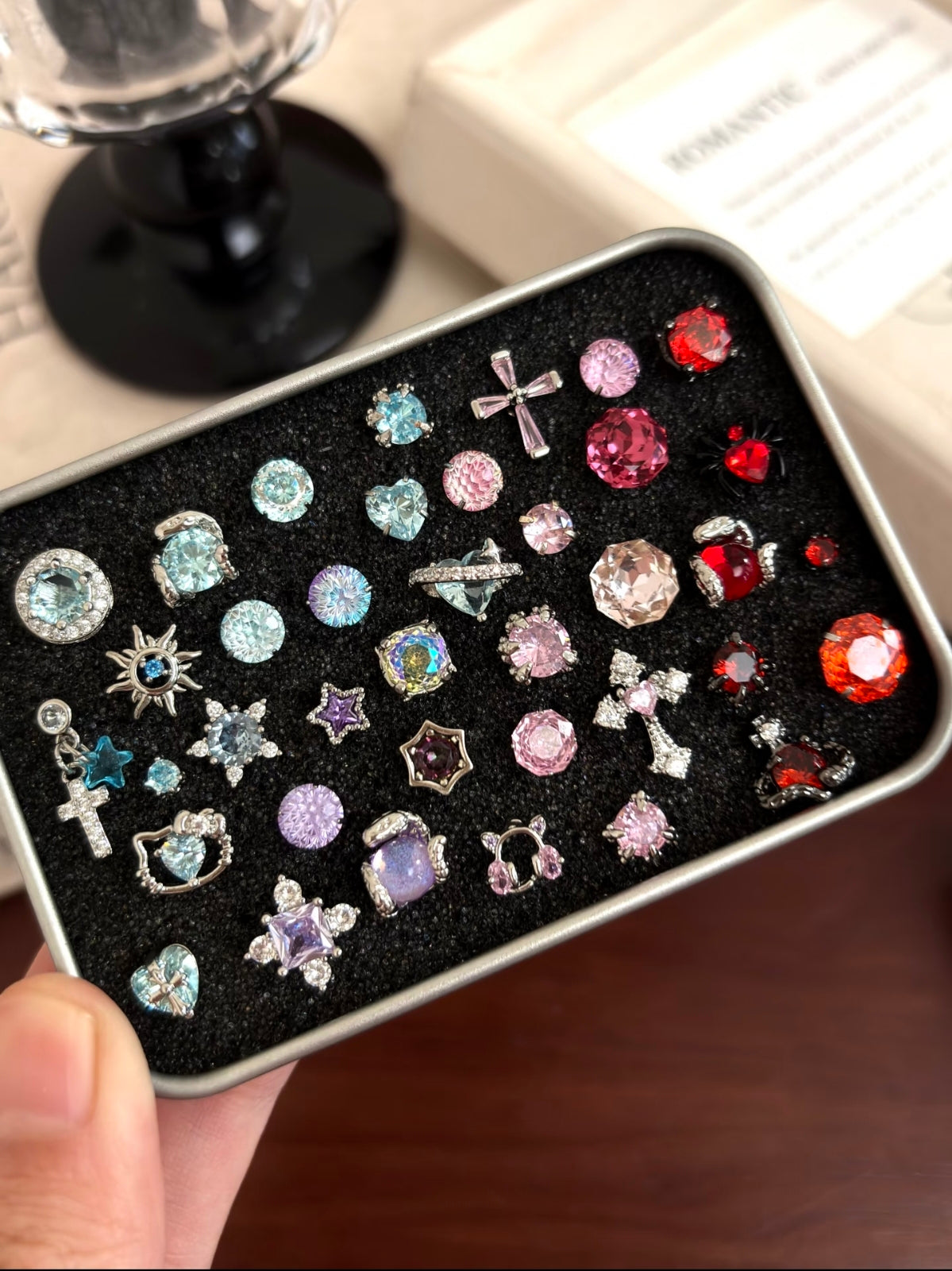 Dust-proof Metal Box for Ear piercing Storage, Small Card Case – High Aesthetics, Multi-functional Earring Box with Included Sponge