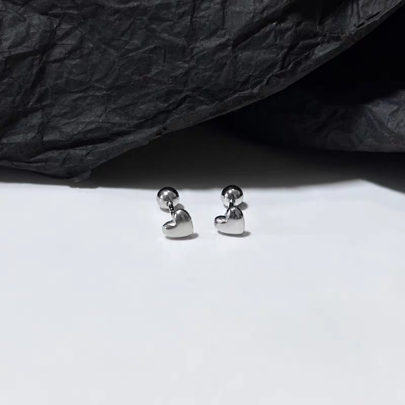 🌟 3D Heart Cartilage Stud: Sleep-Safe & Mini Screw-Back Design ✨