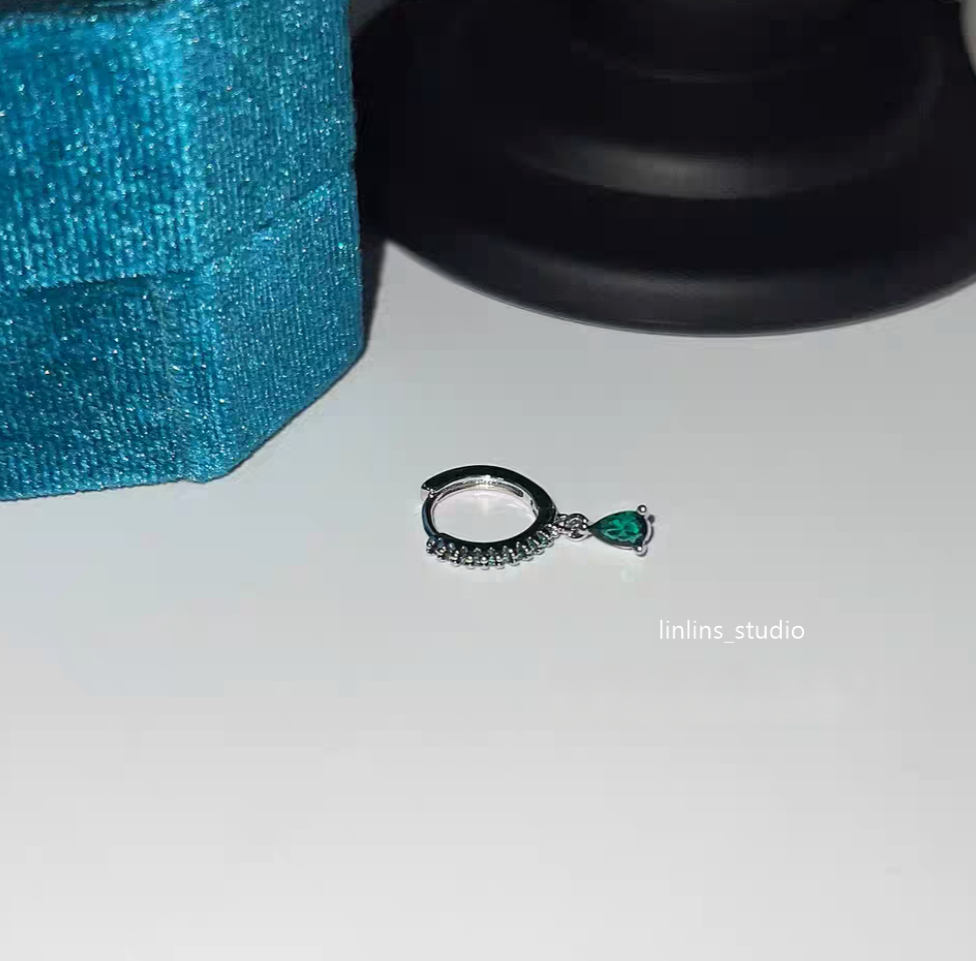 🌟 Green Firework Sparkle: Cartilage & Snug Stud Collection 🌟