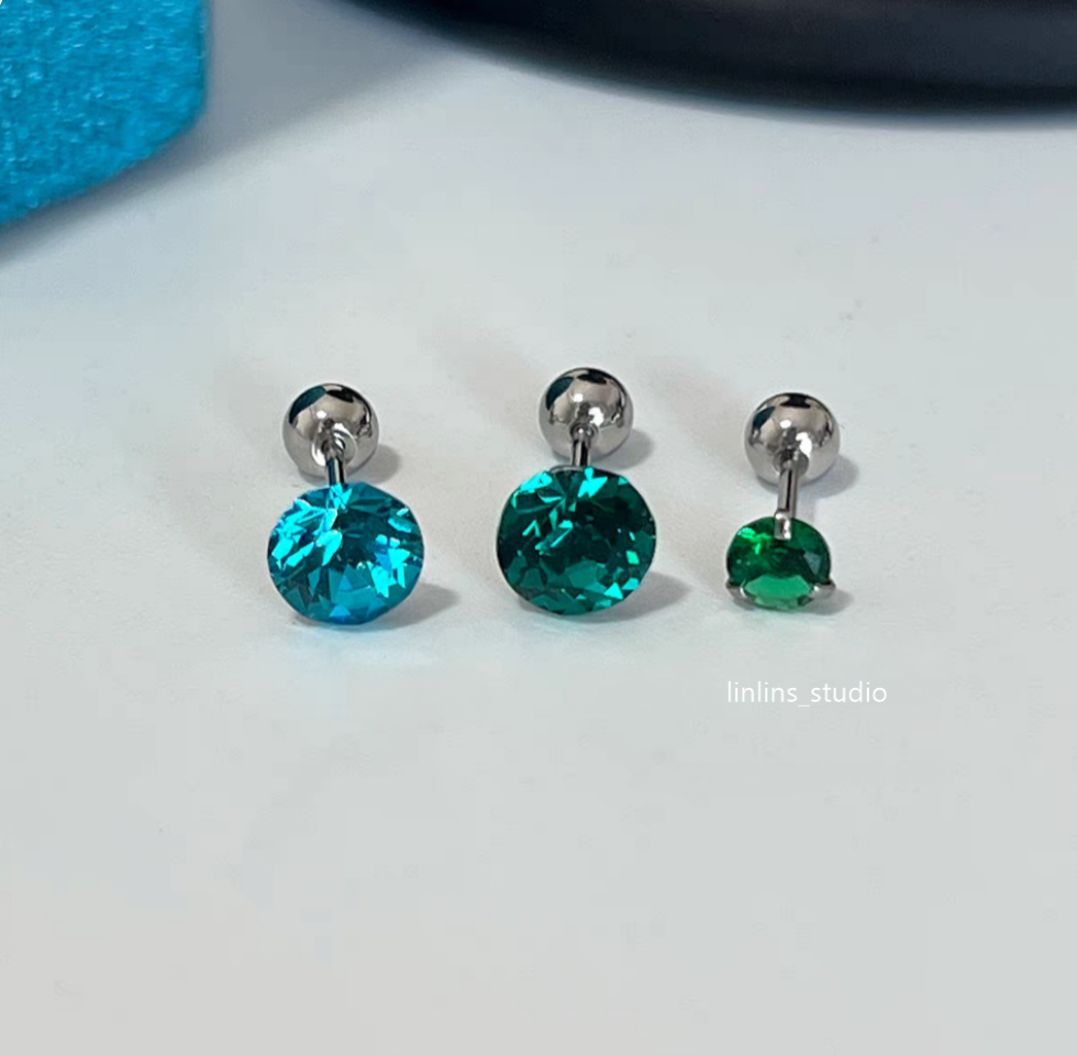 🌟 Green Firework Sparkle: Cartilage & Snug Stud Collection 🌟