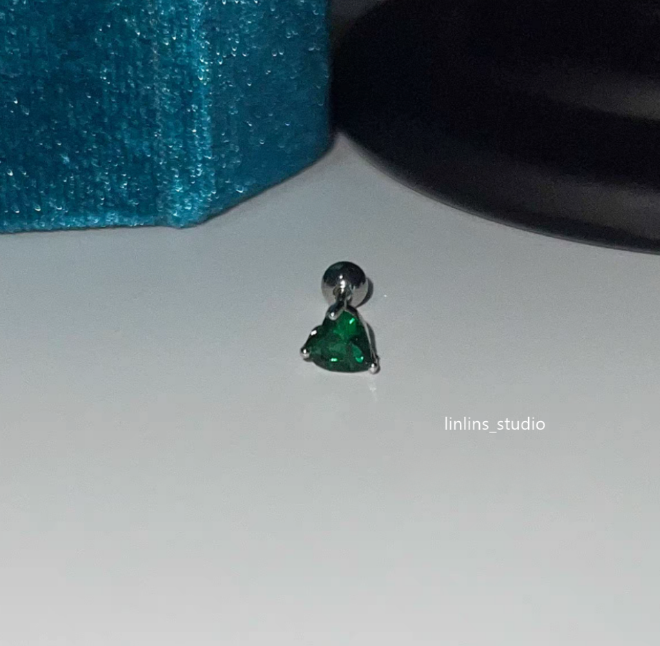 🌟 Green Firework Sparkle: Cartilage & Snug Stud Collection 🌟