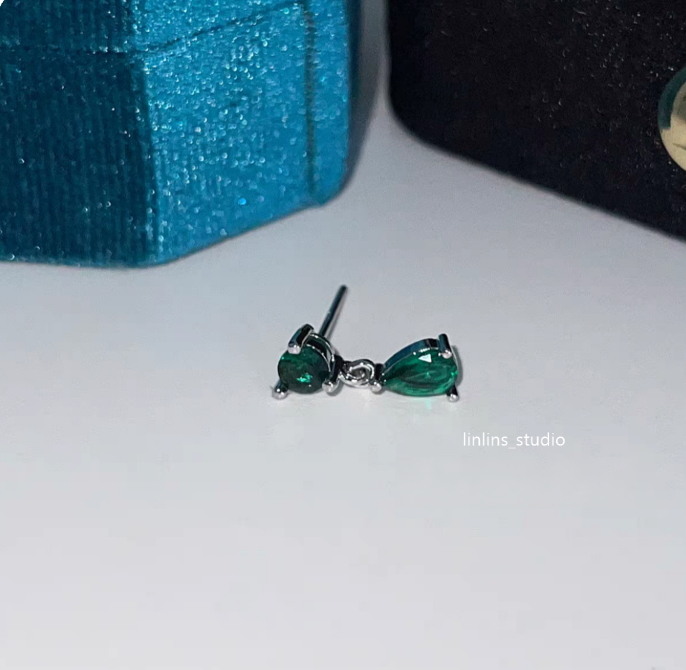 🌟 Green Firework Sparkle: Cartilage & Snug Stud Collection 🌟