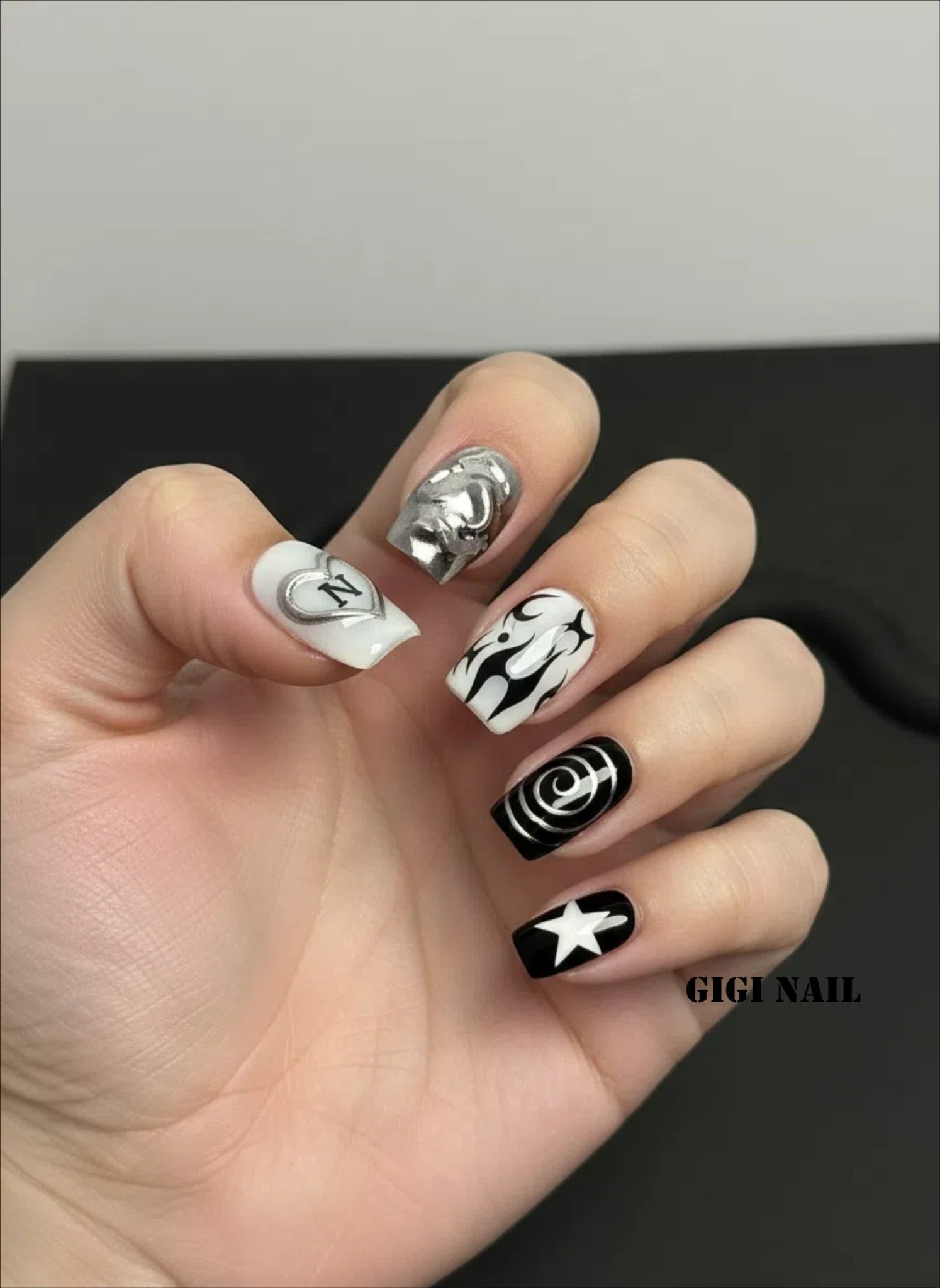 🤍🖤🤍 No. 1596