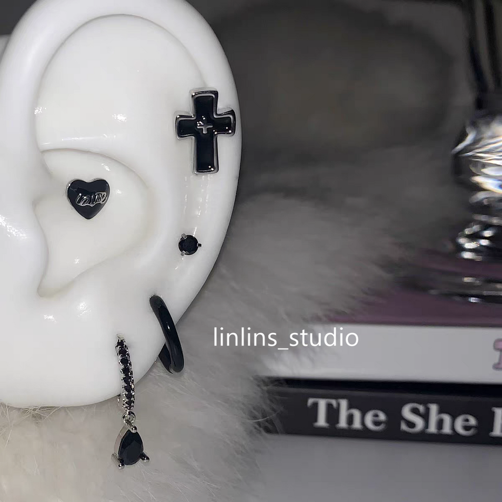 🌟 Dark Heart Ear Climber | Enamel Drip Titanium Steel | Gothic Sweet-Edge Piercing Set ✨