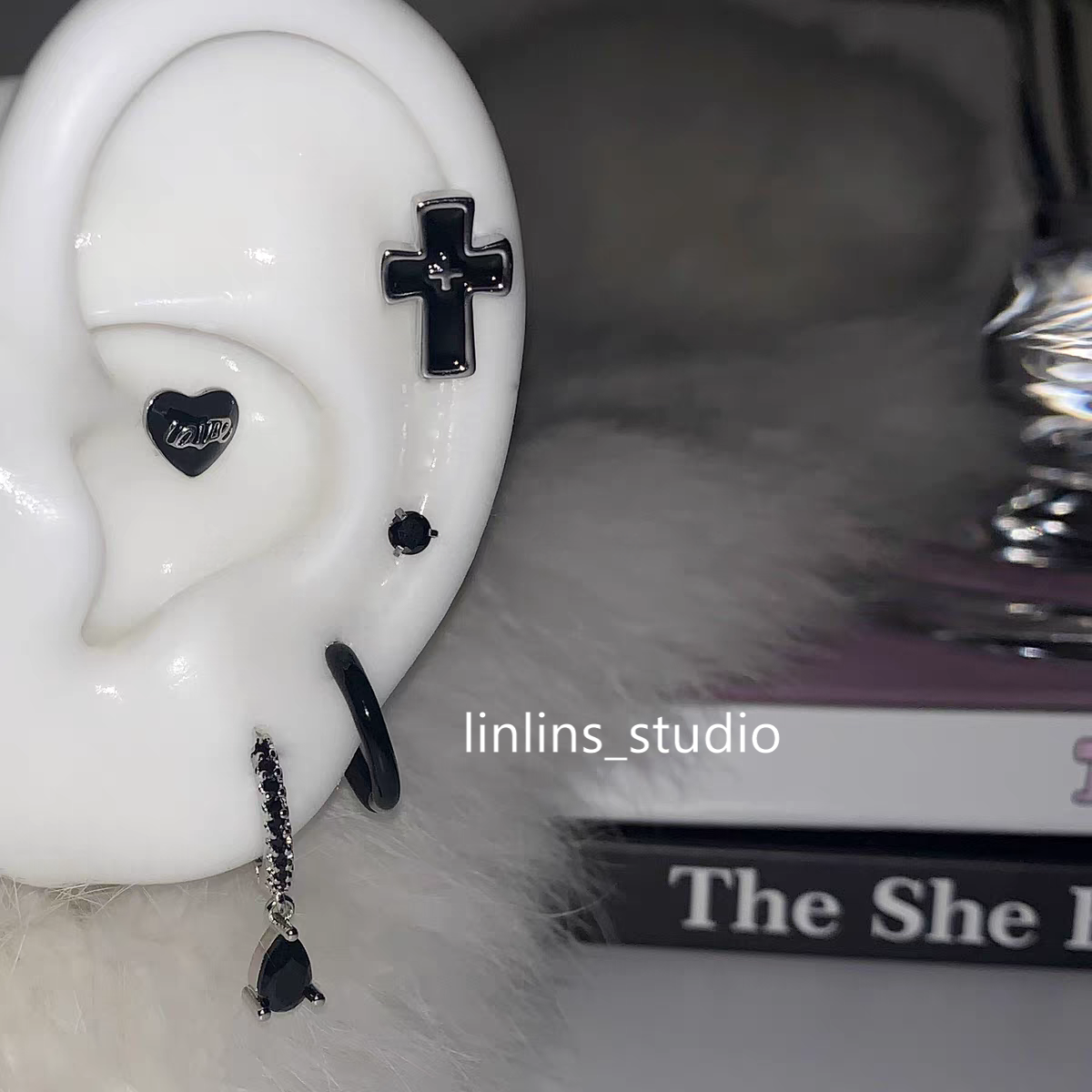 🌟 Dark Heart Ear Climber | Enamel Drip Titanium Steel | Gothic Sweet-Edge Piercing Set ✨