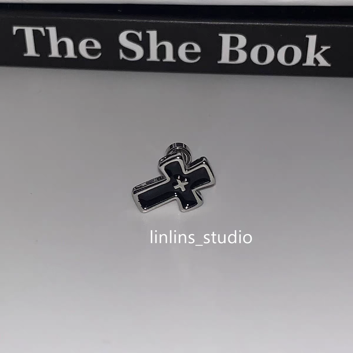 🌟 Dark Heart Ear Climber | Enamel Drip Titanium Steel | Gothic Sweet-Edge Piercing Set ✨