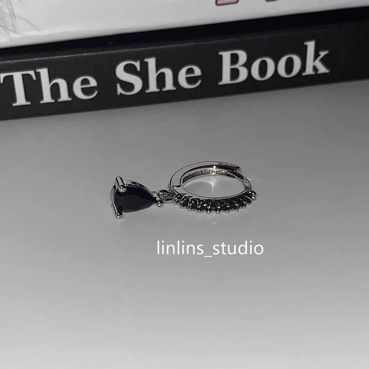 🌟 Dark Heart Ear Climber | Enamel Drip Titanium Steel | Gothic Sweet-Edge Piercing Set ✨